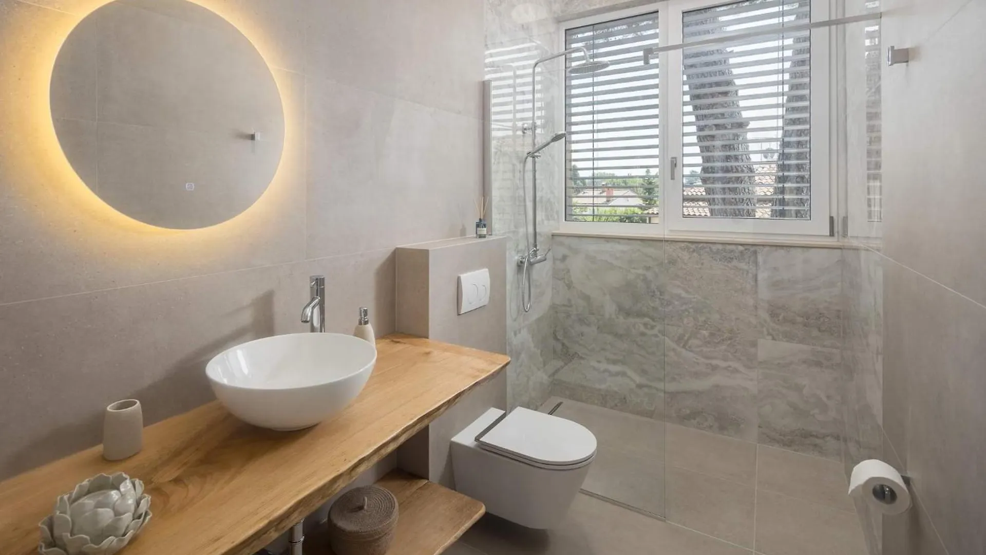 Valdora Luxury Villa With Pool