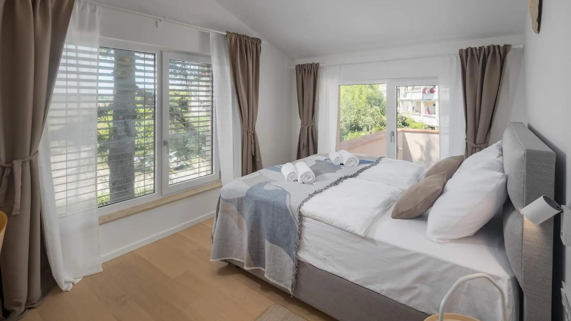 Valdora Luxury Villa With Pool Новиград Хорватия